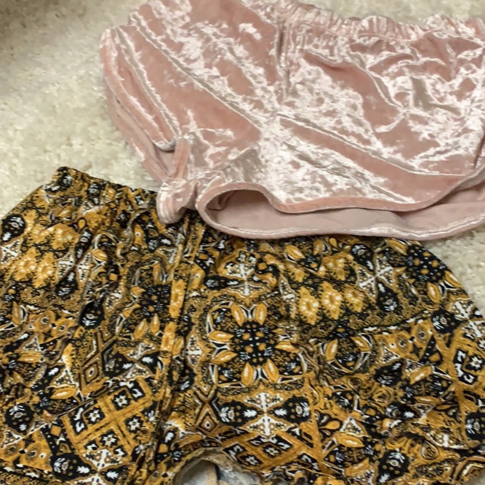 Random clothes - Picture 3 of 4